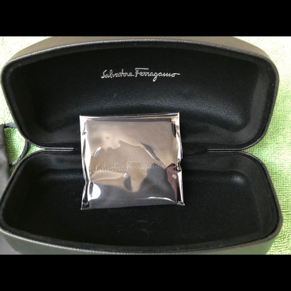 New Salvatore Ferragamo Black Hard Sunglasses Case/Dust Bag/Sealed Cloth - Picture 2 of 4